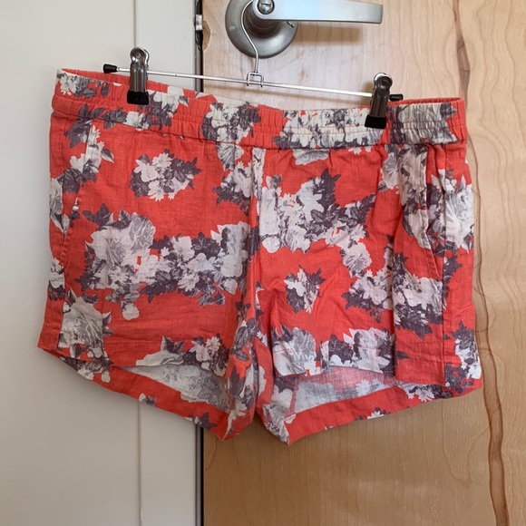 Floral pink shorts - Picture 1 of 3